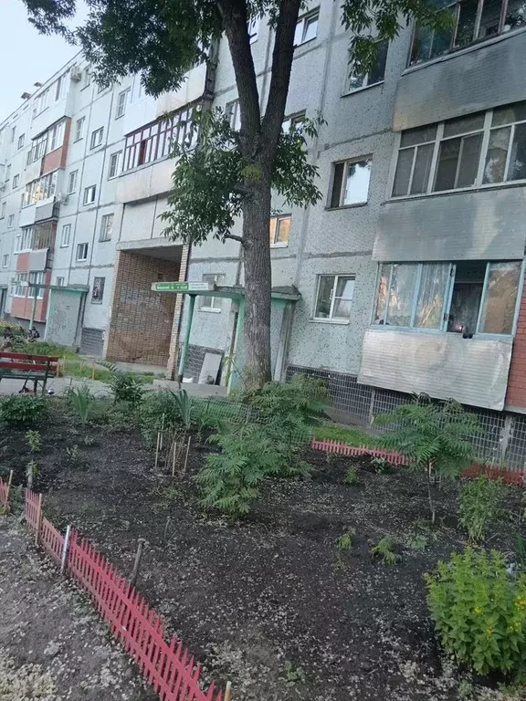 Комната 11 м в 4-к., 2/5 эт. - Фото 1