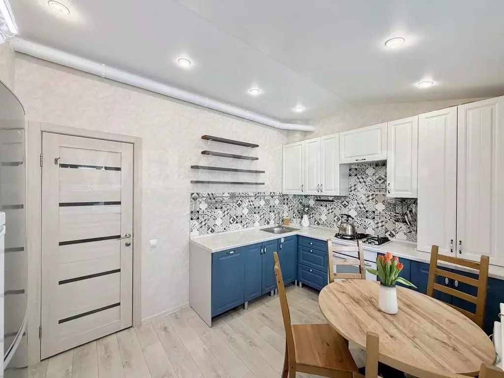 2-к кв. Чувашия, Чебоксары ул. Мичмана Павлова, 41 (68.2 м) - Фото 2