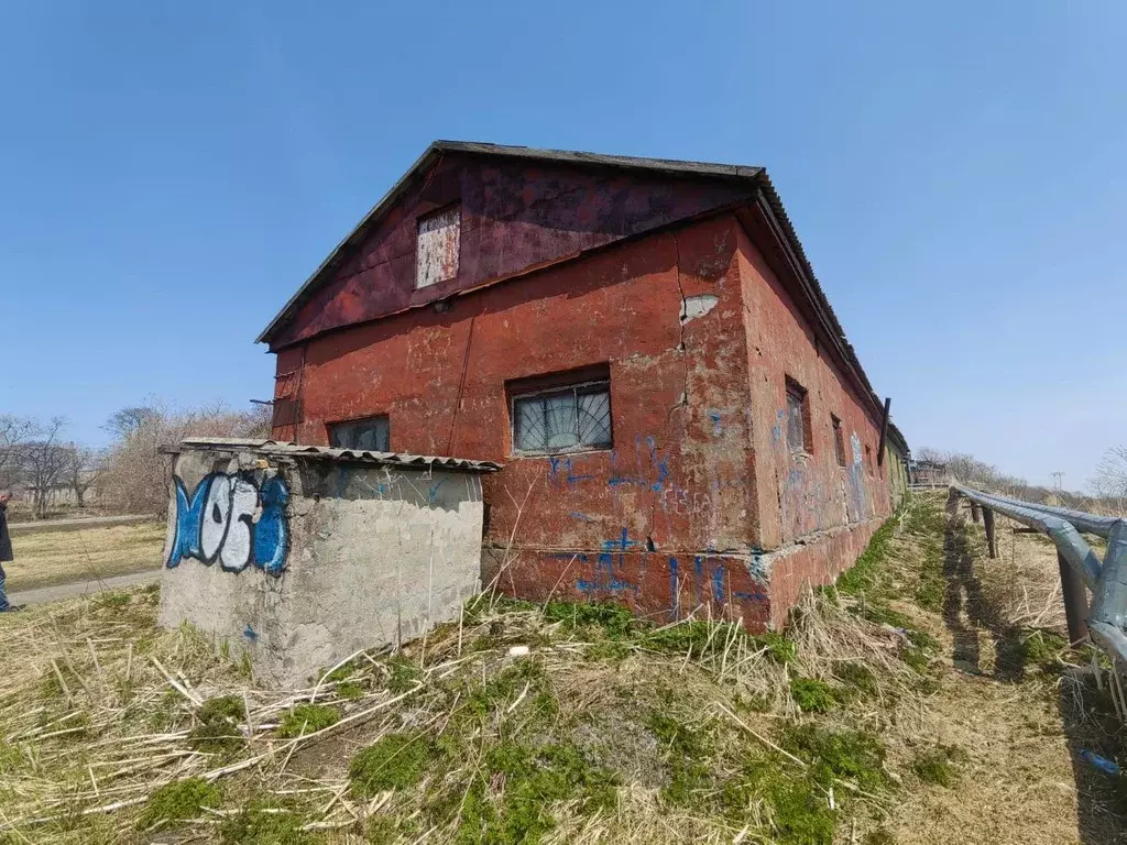 Гараж в Камчатский край, с. Усть-Большерецк ул. Ленинская, 2 (215 м) - Фото 1