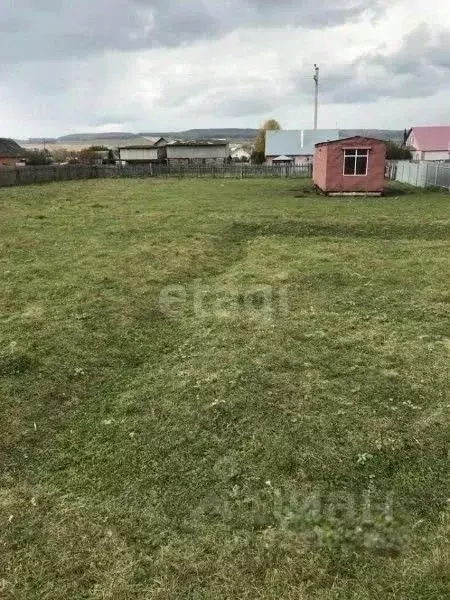 Участок в Башкортостан, Ишимбайский район, с. Петровское Полевая ул. ... - Фото 1