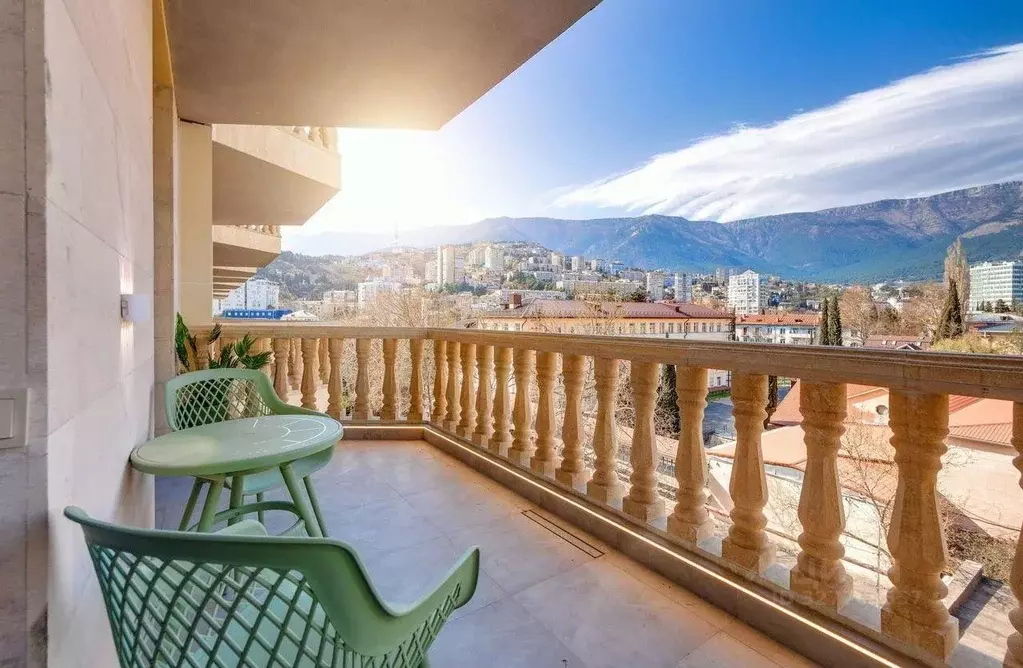 2-к кв. Крым, Ялта ул. Московская, 15к1 (65.0 м) - Фото 0