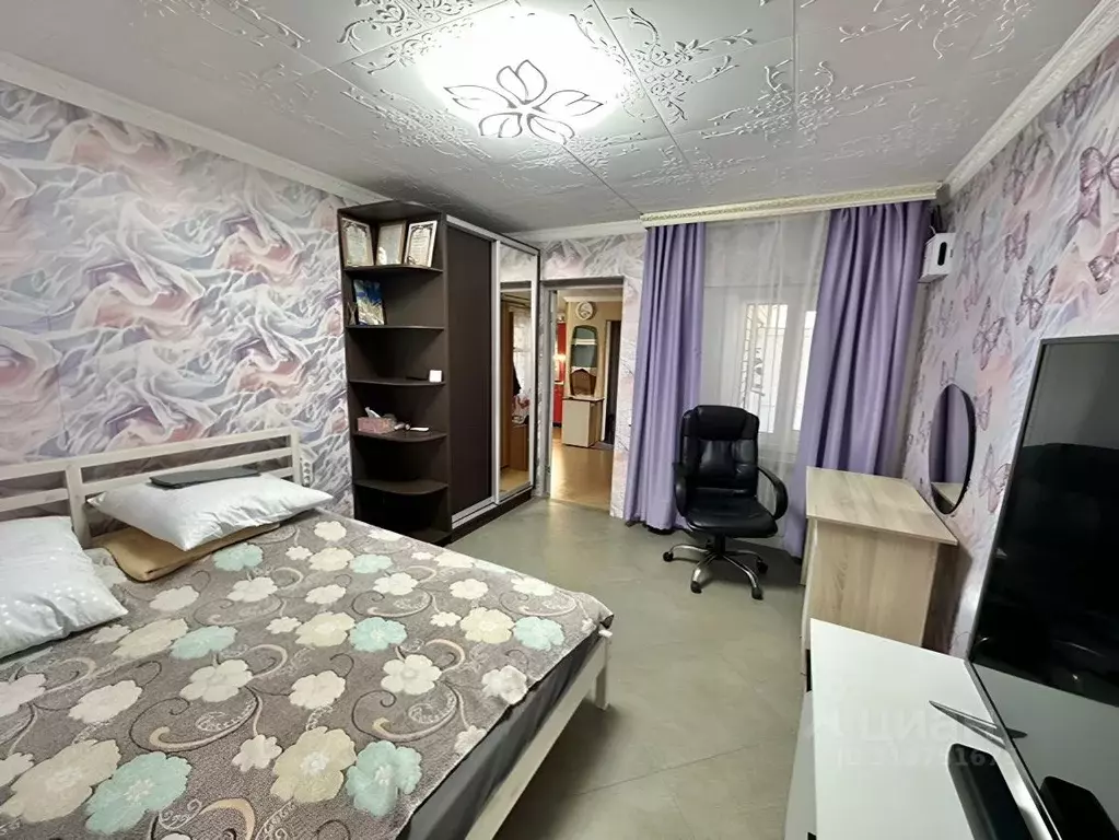 2-к кв. Краснодарский край, Геленджик ул. Шмидта, 43 (70.0 м) - Фото 0