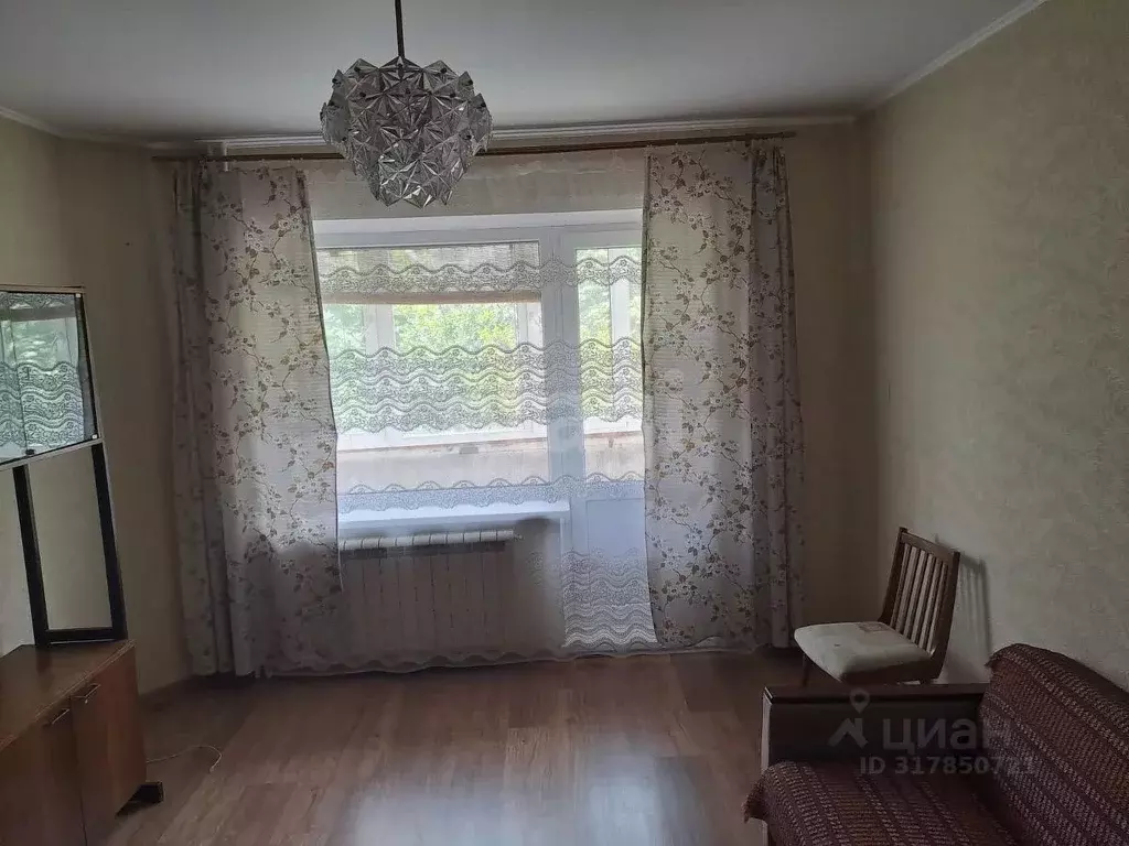 1-к кв. Омская область, Омск просп. Космический, 109 (38.0 м) - Фото 0