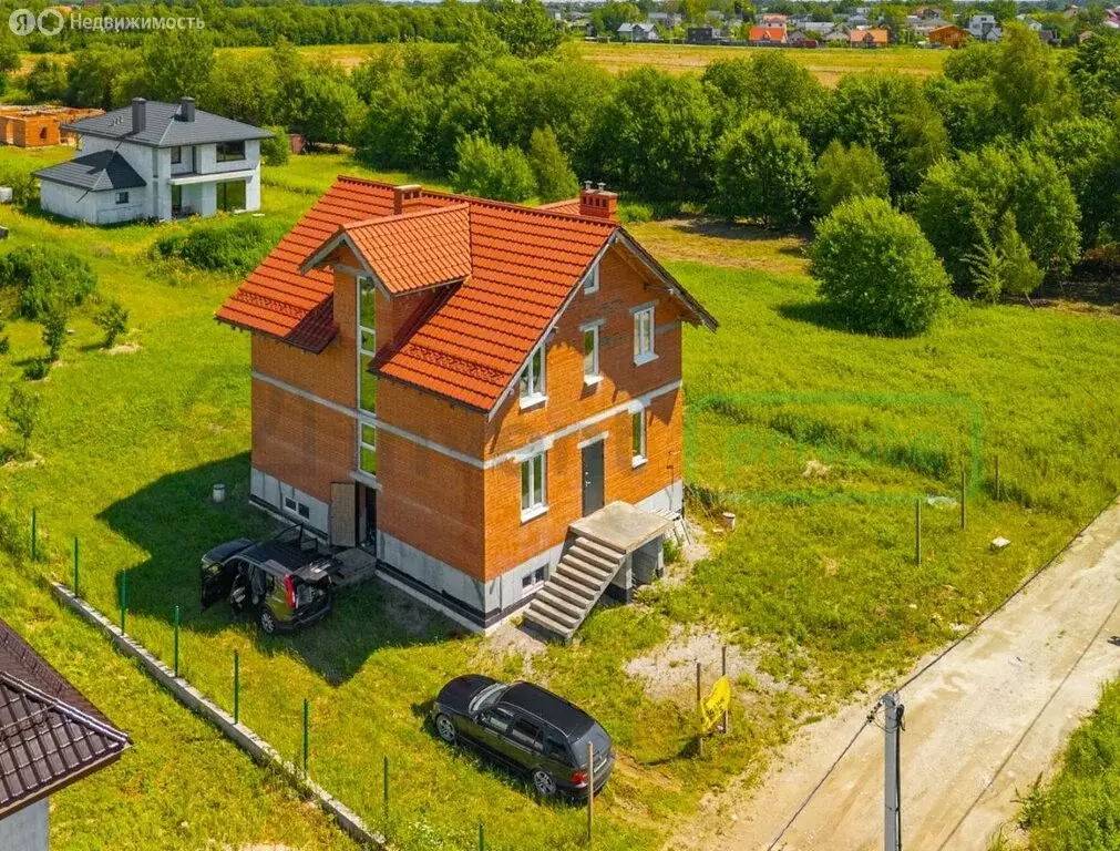 Дом в Заозерье, Яблочная улица (273 м) - Фото 0