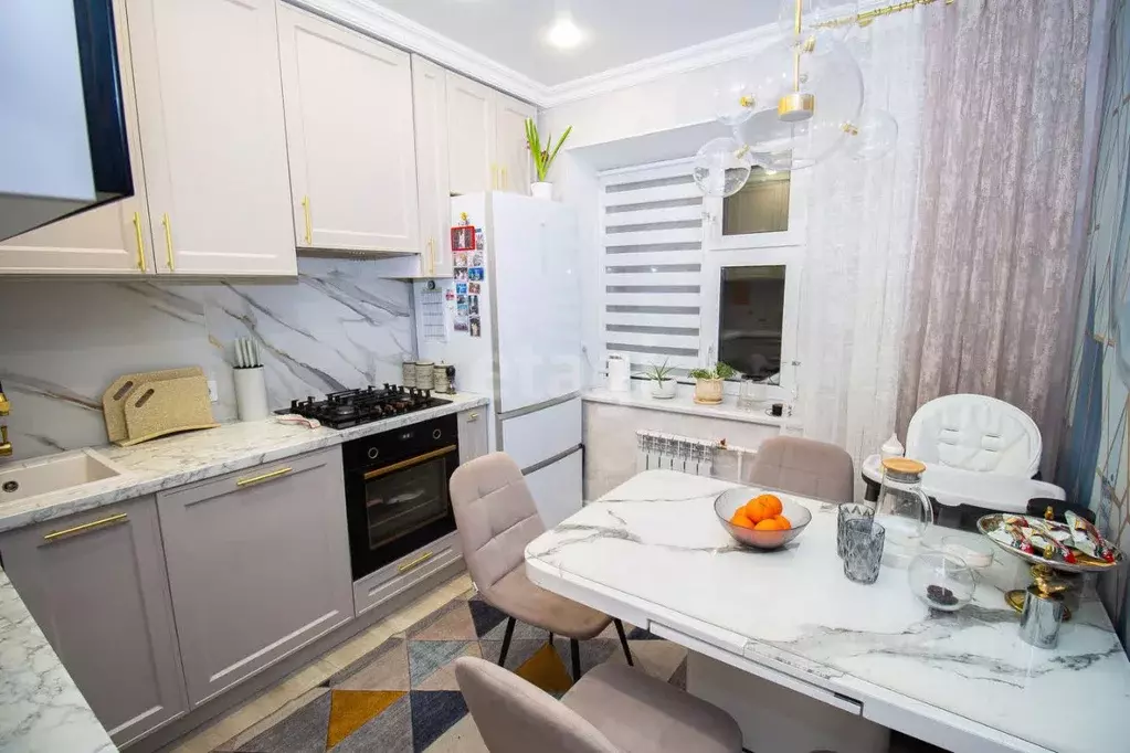 3-к кв. Ямало-Ненецкий АО, Новый Уренгой Молодежная ул., 19 (87.0 м) - Фото 1