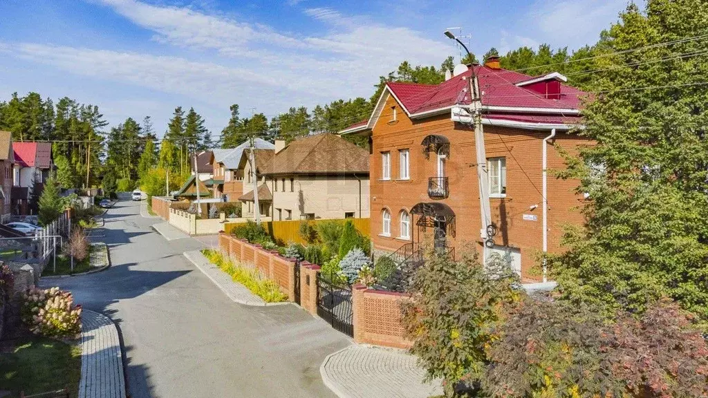Дом в Свердловская область, Березовский ул. Маршала Жукова, 5 (432 м) - Фото 0