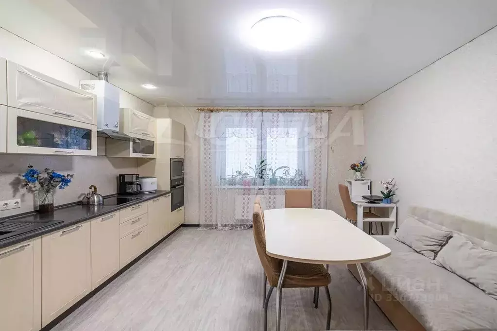 3-к кв. Тюменская область, Тюмень Кремлевская ул., 112к1 (77.6 м) - Фото 1