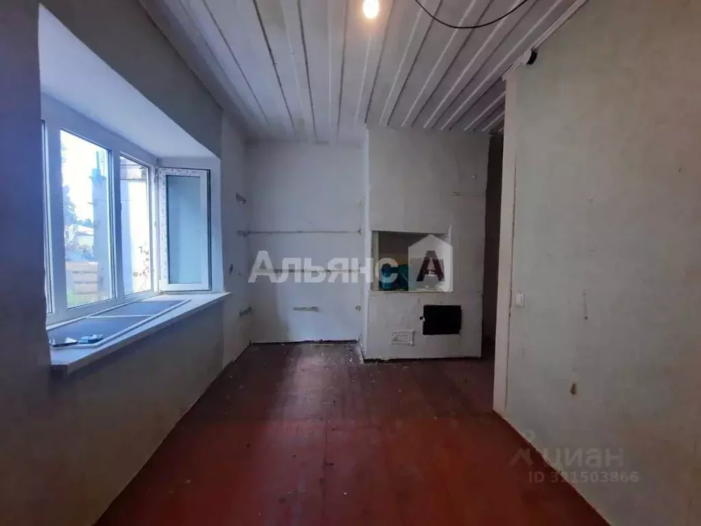 2-к кв. Ростовская область, Каменск-Шахтинский ул. Кирова, 30 (32.0 м) - Фото 0