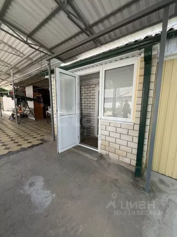 Дом в Калмыкия, Элиста ул. Хочинова, 97 (41 м) - Фото 1