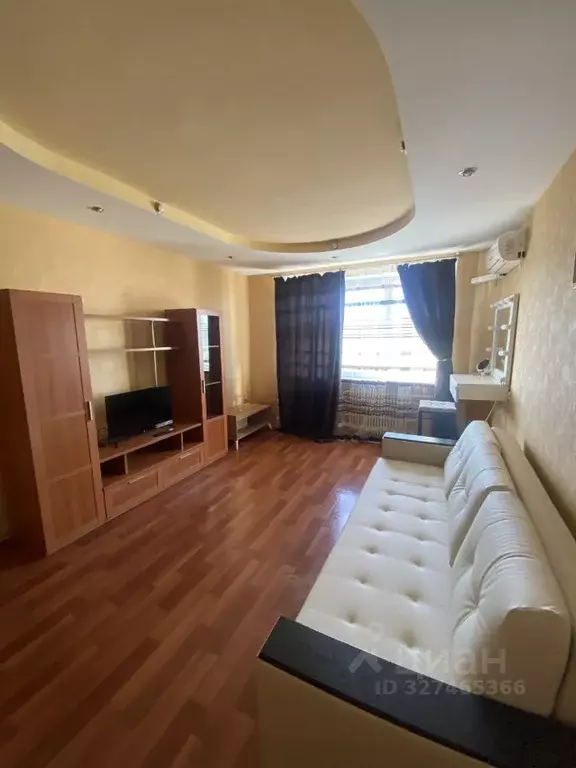 3-к кв. Волгоградская область, Волгоград ул. 8-й Воздушной Армии, 35 ... - Фото 1