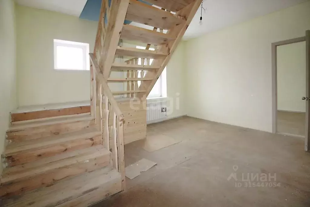 Дом в Свердловская область, Горноуральский муниципальный округ, с. ... - Фото 1