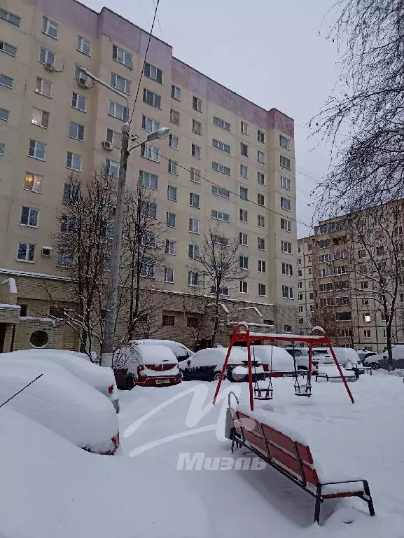 Продается комната в 5-комнатной квартире - Фото 0