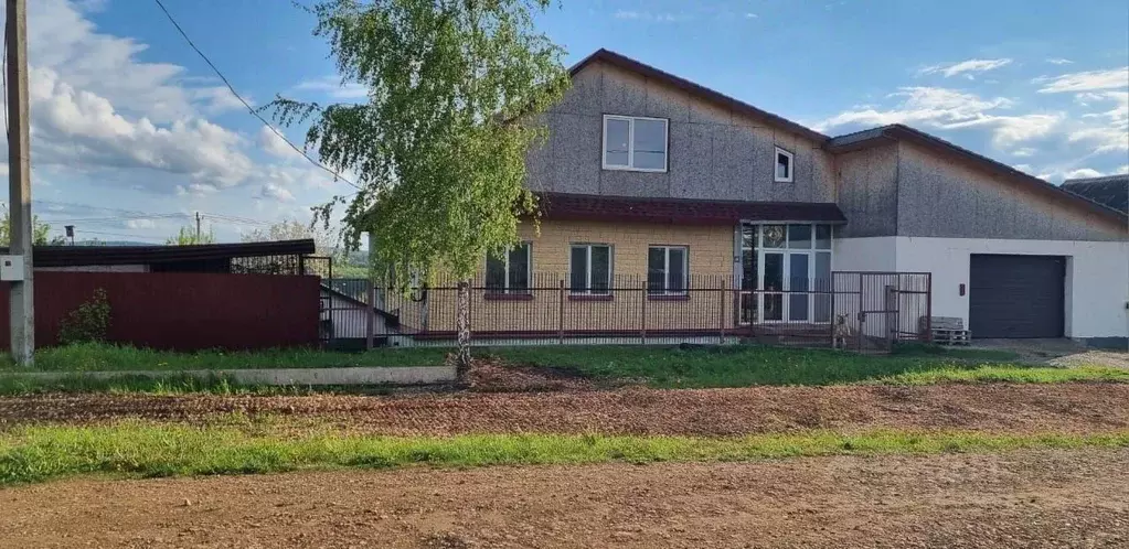 Дом в Свердловская область, Красноуфимск ул. Маяковского, 49 (130 м) - Фото 1