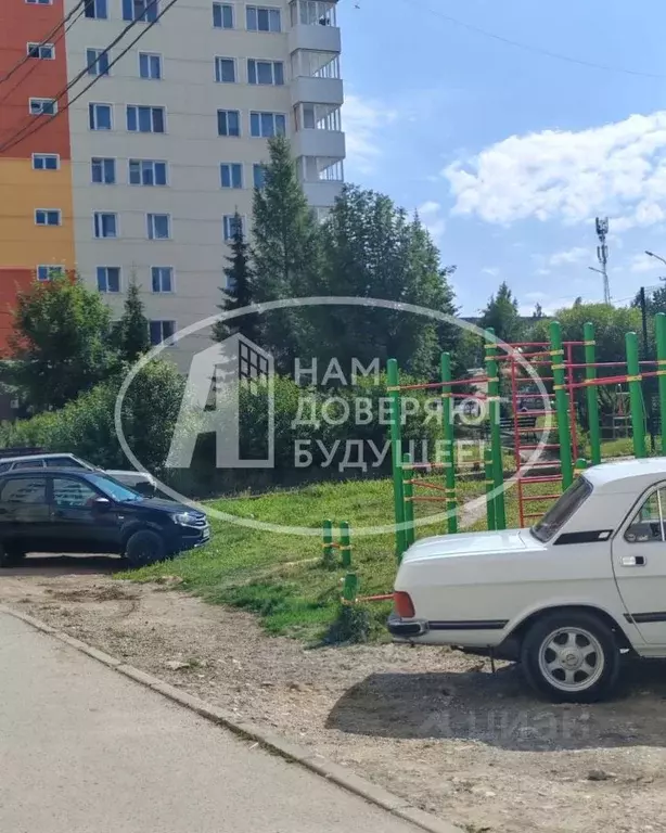 3-к кв. Пермский край, Губаха ул. Дегтярева, 9 (68.3 м) - Фото 0