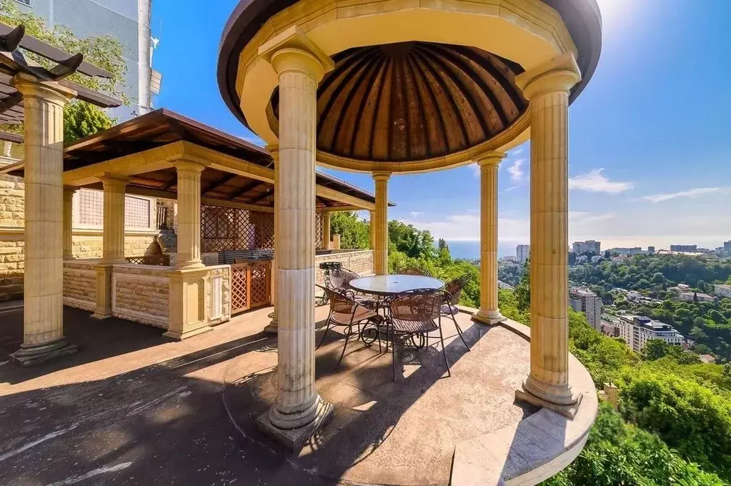 Дом в Краснодарский край, Сочи Бытха мкр, ул. Ясногорская (555 м) - Фото 1