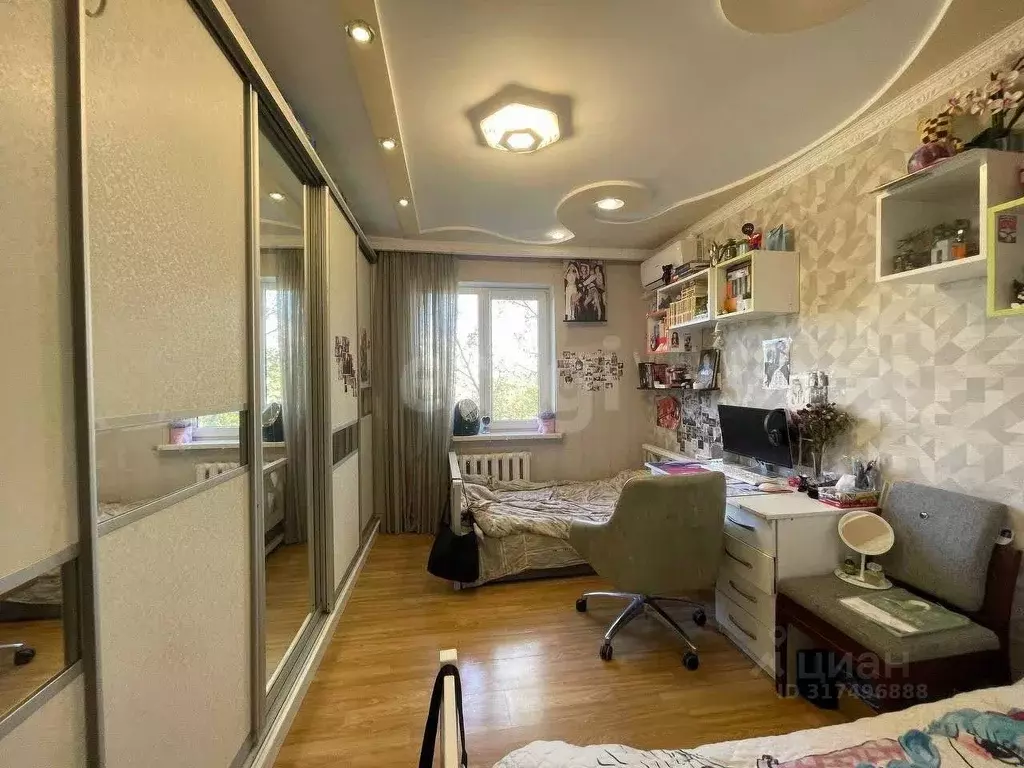 2-к кв. Крым, Симферополь ул. 60 лет Октября (49.0 м) - Фото 0