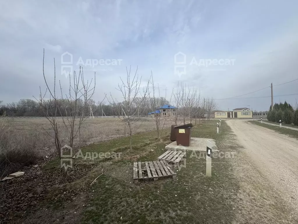 Участок в Волгоградская область, Среднеахтубинский район, Красное ... - Фото 0