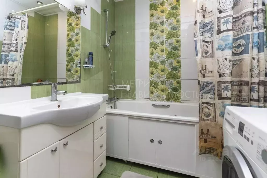 2-к кв. Тюменская область, Тюмень ул. Николая Семенова, 33к1 (62.3 м) - Фото 1