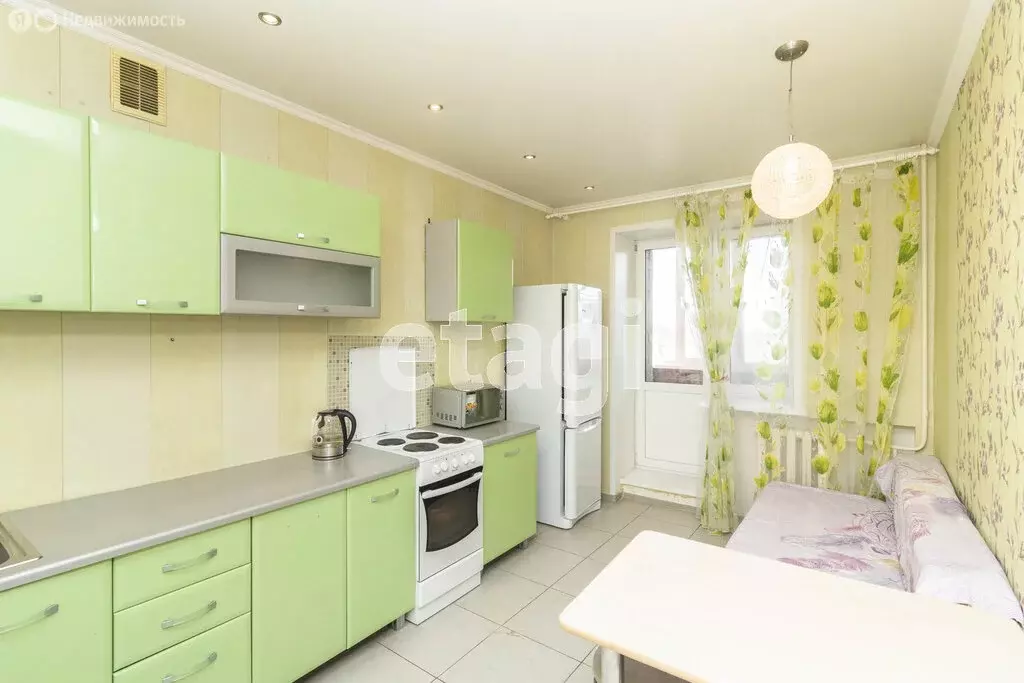 2-комнатная квартира: Тюмень, улица Пермякова, 82 (65.8 м) - Фото 0