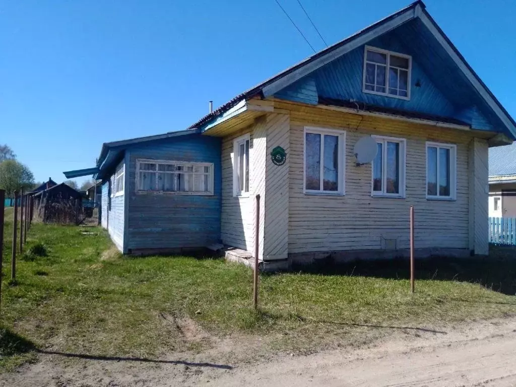 Дом в Вологодская область, с. Нюксеница ул. Первомайская, 8 (70 м) - Фото 1