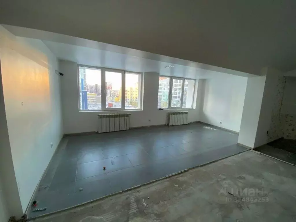 3-к кв. Саха (Якутия), Якутск ул. Ларионова, 10 (97.0 м) - Фото 1