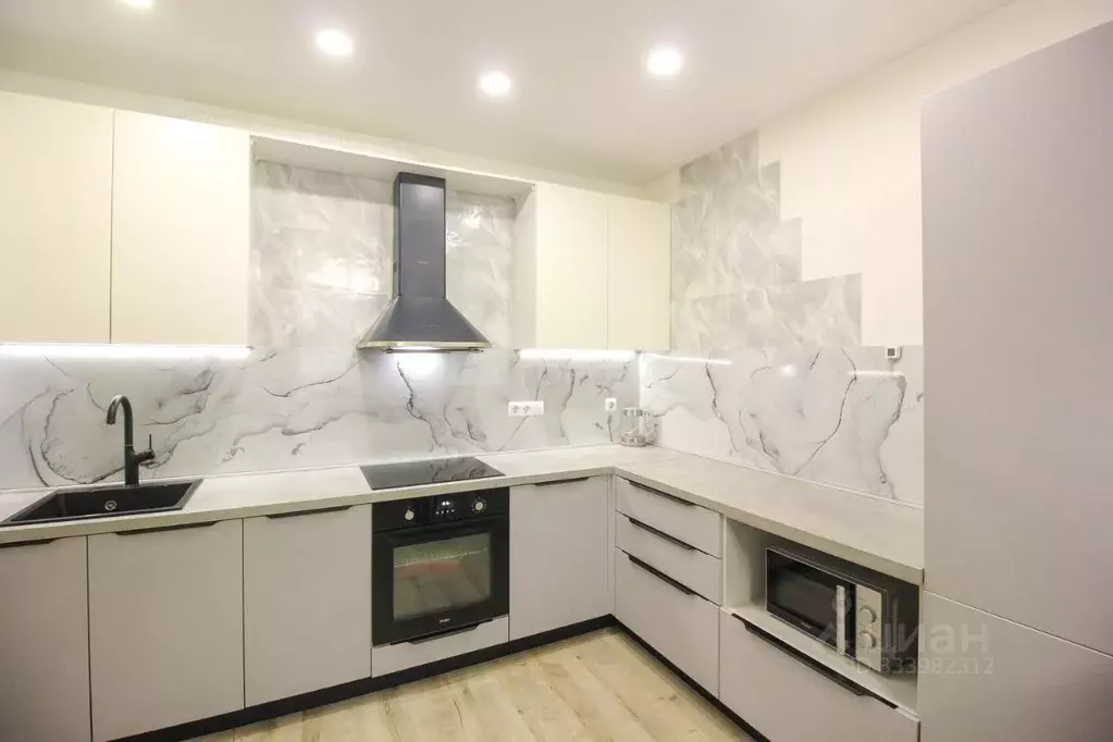3-к кв. Алтайский край, Барнаул ул. Энтузиастов, 63 (88.6 м) - Фото 2