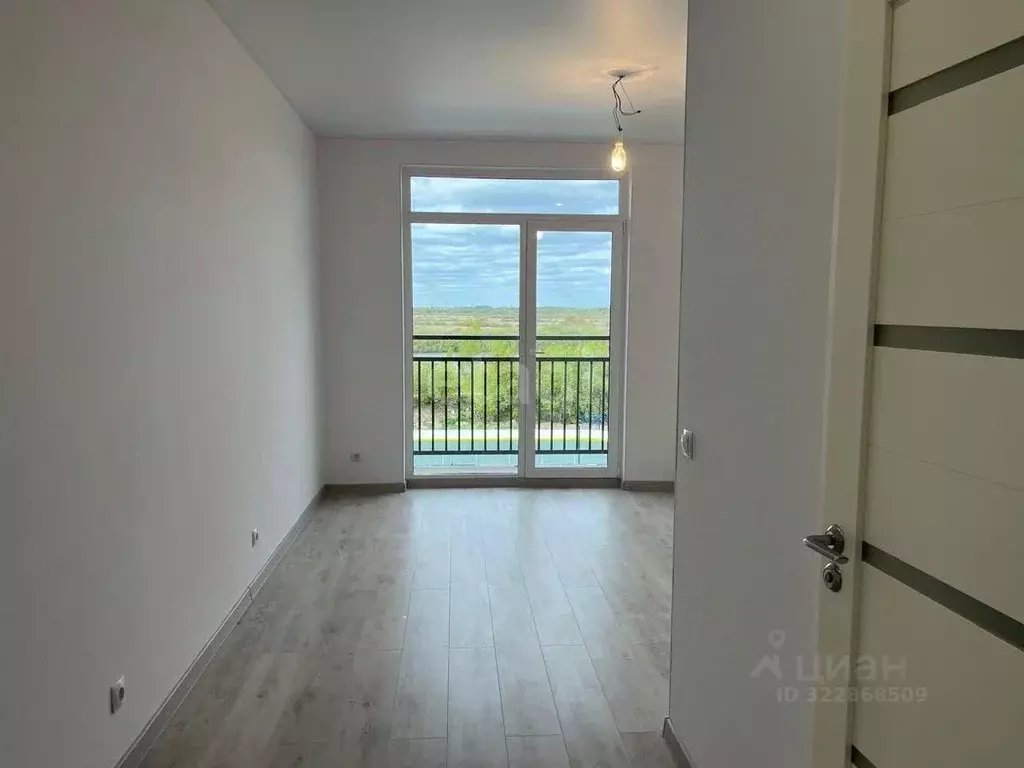 Студия Тюменская область, Тюмень ул. Краснооктябрьская, 16 (28.0 м) - Фото 1