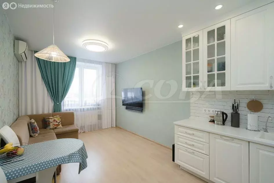 2-комнатная квартира: Тюмень, улица Тимофея Чаркова, 79к2 (60 м) - Фото 1