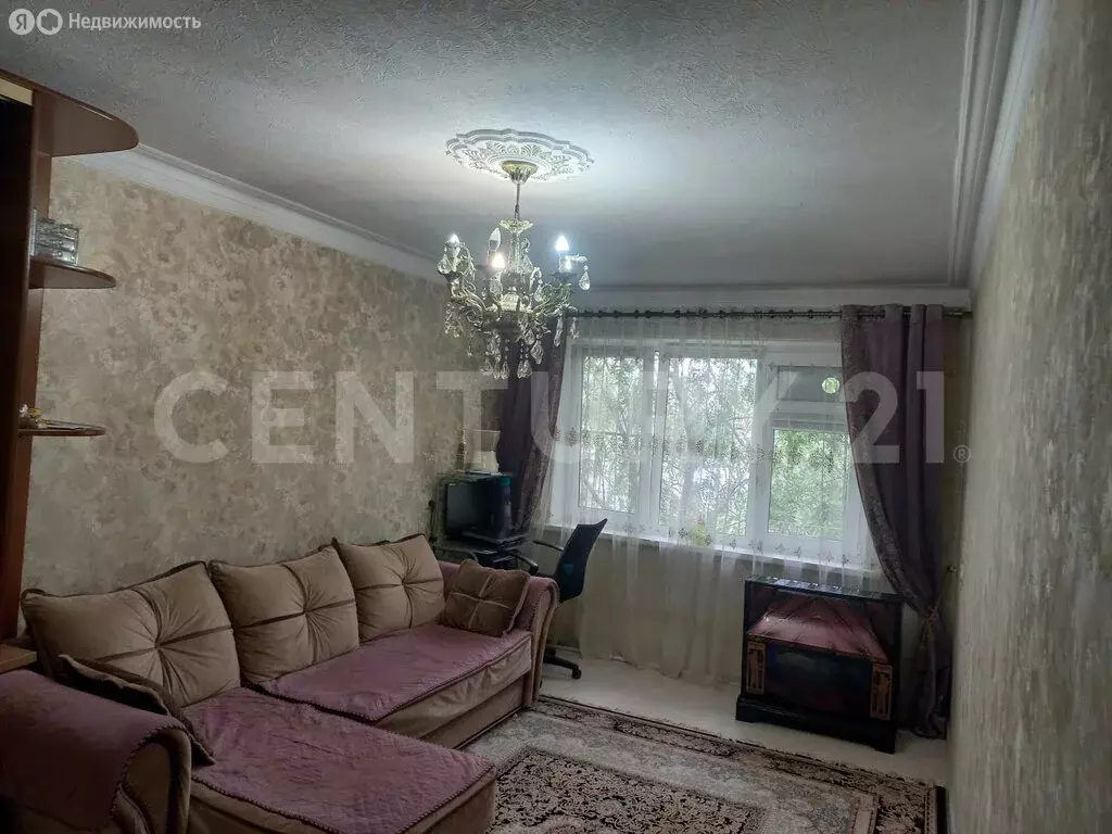 3-комнатная квартира: город Кизилюрт, улица Гамзата Цадаса, 16 (72 м) - Фото 1