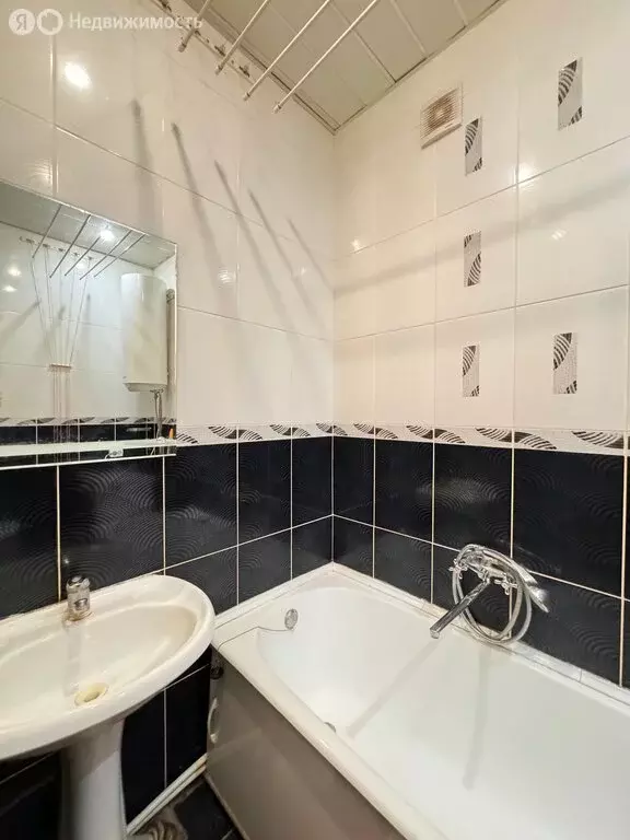 3-комнатная квартира: Тверь, улица Спартака, 19 (77.3 м) - Фото 1