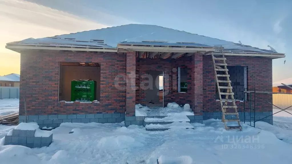 Дом в Белгородская область, Строитель Яковлевский городской округ, ул. ... - Фото 1