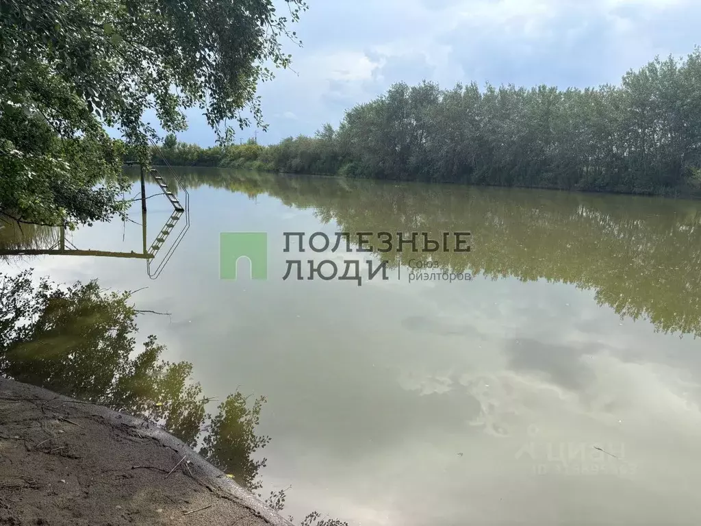 Дом в Саратовская область, Энгельсский район, Красноярское ... - Фото 0