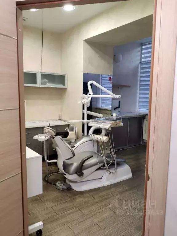 Помещение свободного назначения в Самарская область, Тольятти ул. ... - Фото 1