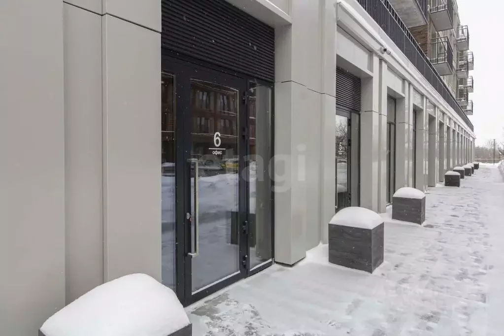 Помещение свободного назначения в Тюменская область, Тюмень Причальная ... - Фото 1