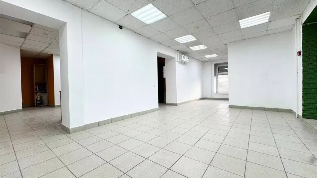 Торговая площадь в Свердловская область, Екатеринбург ул. Бебеля, 120 ... - Фото 2