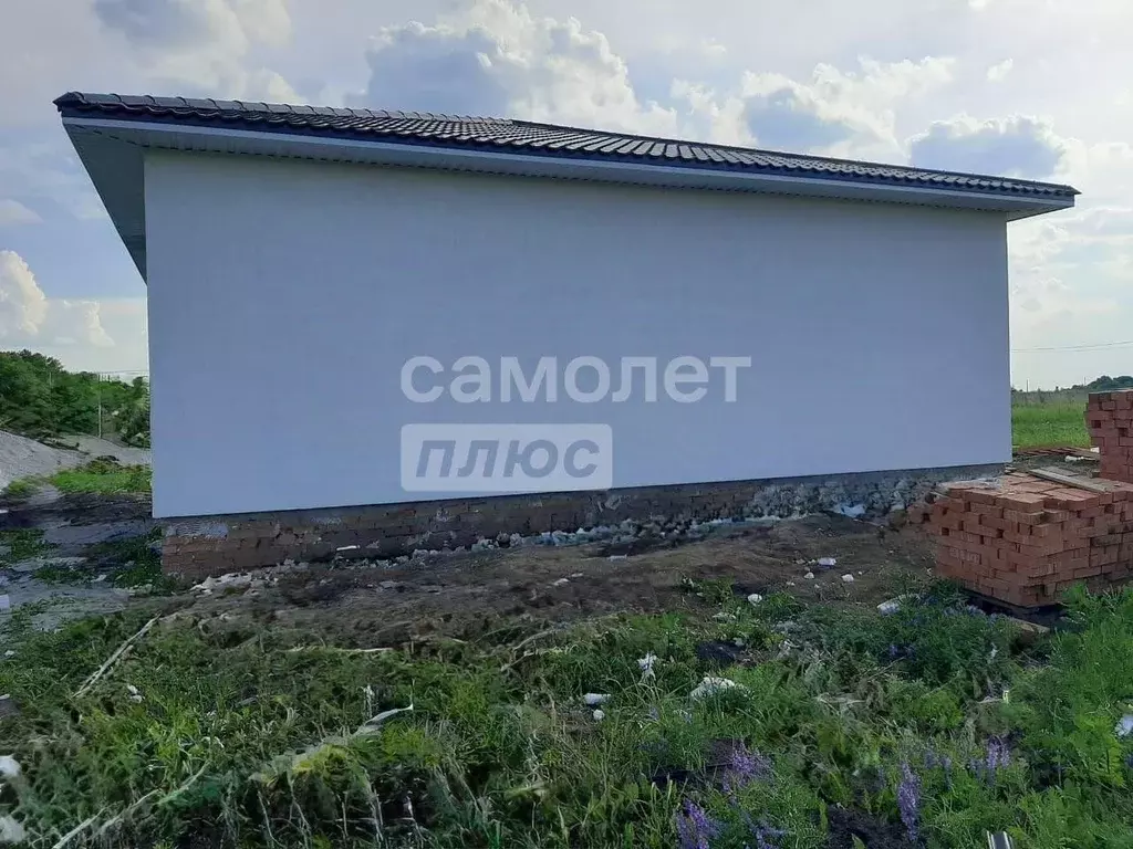 Дом в Курская область, Курский район, Нижнемедведицкий сельсовет, д. ... - Фото 1