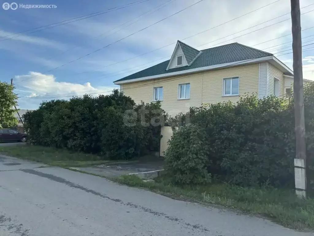 Дом в село Красносельское, Уральская улица (375.7 м) - Фото 1