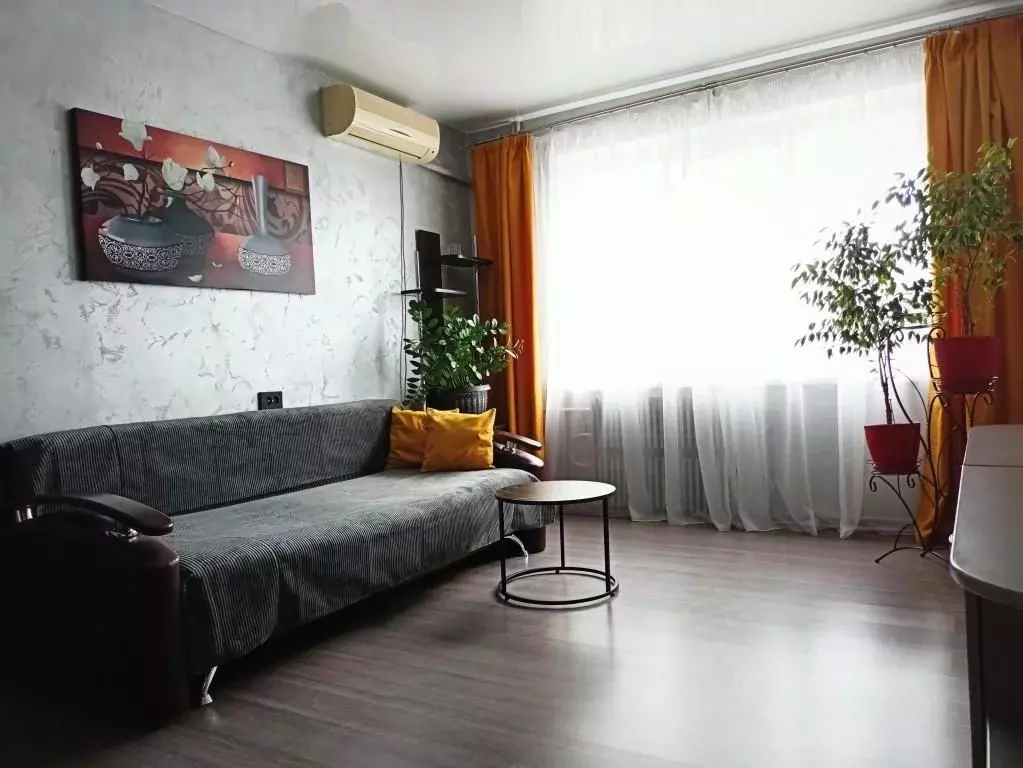 2-к кв. Волгоградская область, Волжский Оломоуцкая ул., 42 (52.0 м) - Фото 0