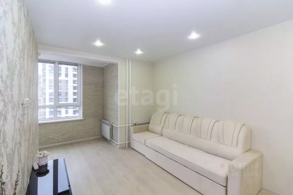 1-к кв. Тюменская область, Тюмень ул. Александра Протозанова, 4 (40.0 ... - Фото 1