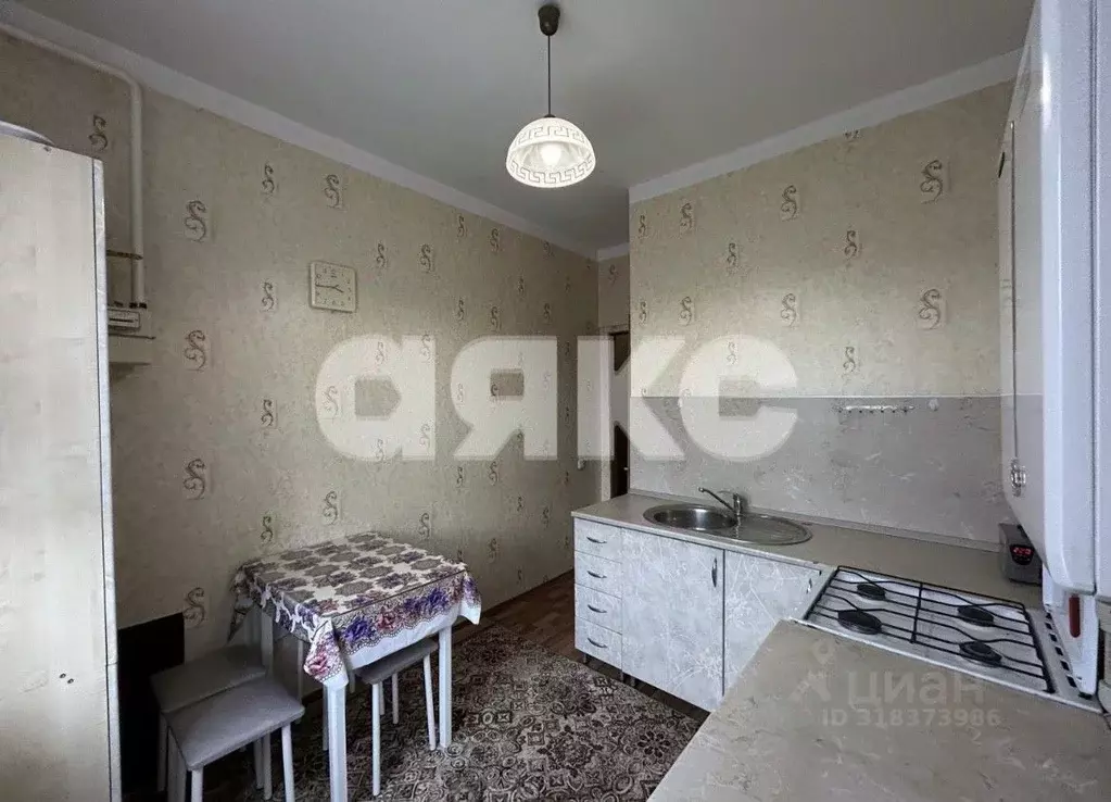 3-к кв. Краснодарский край, Горячий Ключ Заводская ул., 44 (62.2 м) - Фото 1