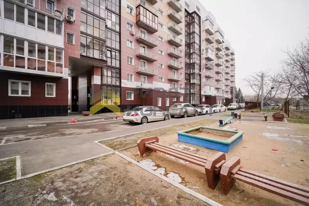 2-к кв. Омская область, Омск ул. 3-я Енисейская, 32 (55.0 м) - Фото 1