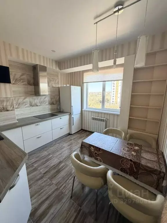1-к кв. Крым, Симферополь ул. Караманова, 3 (45.0 м) - Фото 1