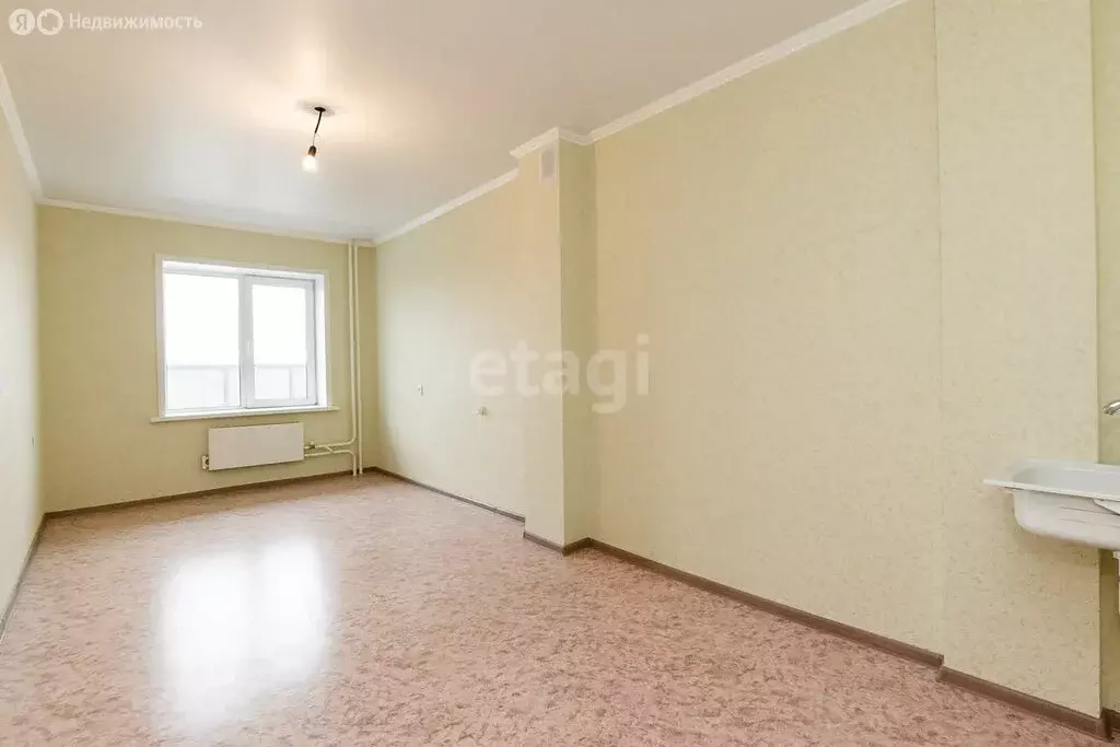 3-комнатная квартира: Бийск, улица Михаила Митрофанова, 2 (70.1 м) - Фото 1