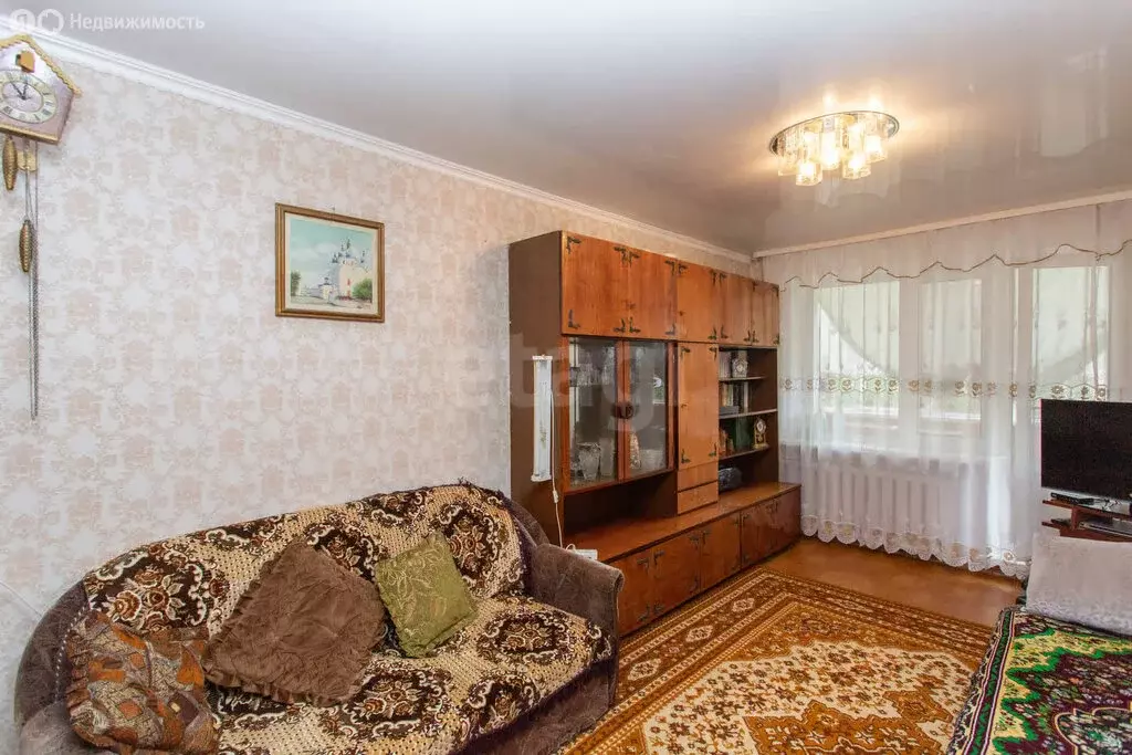 3-комнатная квартира: Тобольск, 6-й микрорайон, 19 (59.6 м) - Фото 1