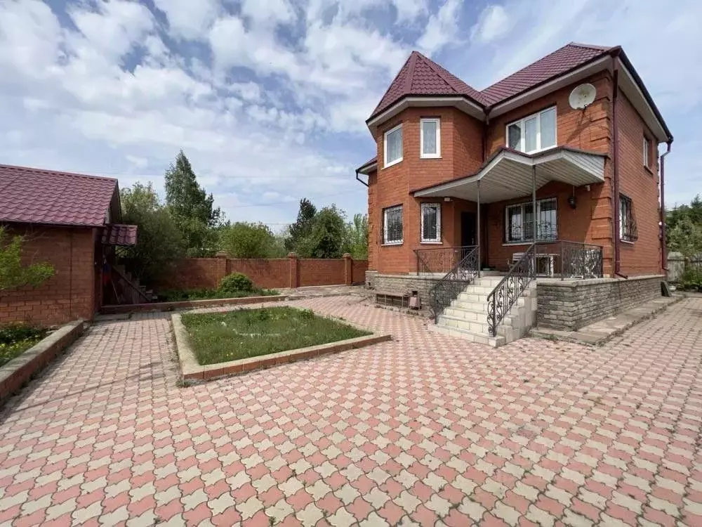 Дом в Иркутская область, Иркутск Каштаковский проезд, 33 (168 м) - Фото 1
