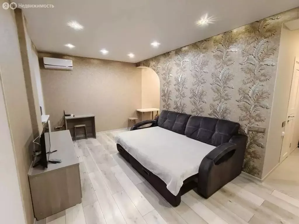 Квартира-студия: Волгоград, район Семь Ветров, бульвар 30-летия ... - Фото 1