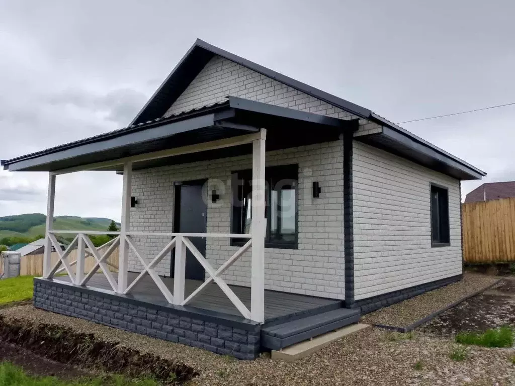 Дом в Красноярский край, Сосновоборский муниципальный округ, с. Зыково ... - Фото 1