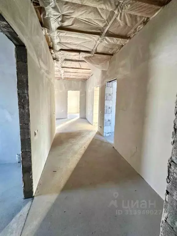 Дом в Хакасия, Усть-Абаканский район, пос. Тепличный  (100 м) - Фото 1