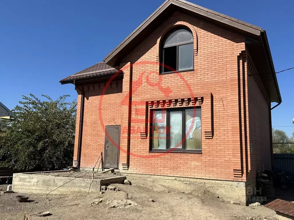 Дом в Краснодарский край, Новокубанск ул. Фрунзе (160 м) - Фото 1