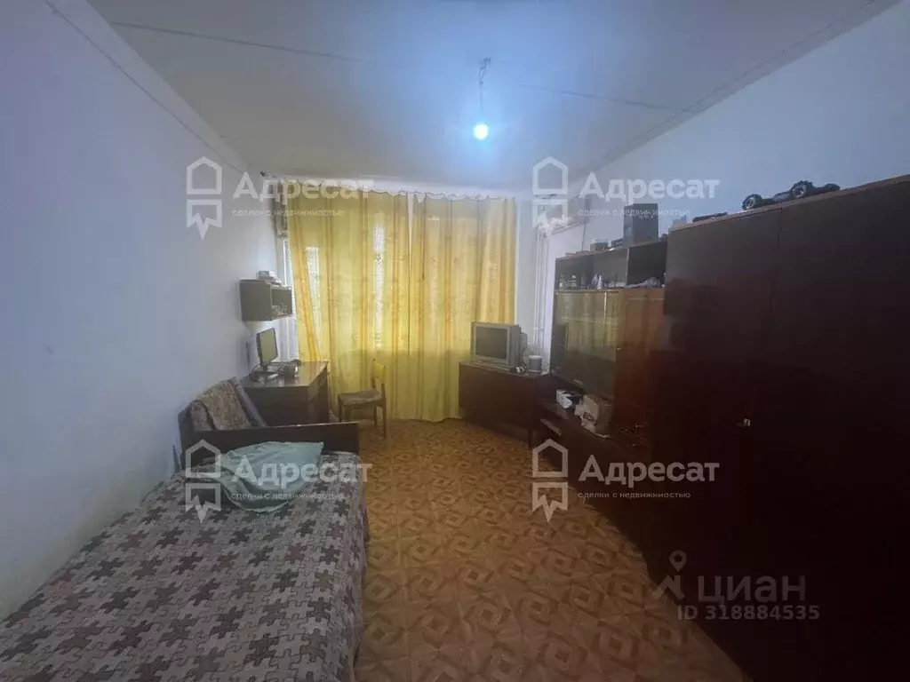 1-к кв. Волгоградская область, Волгоград ул. 64-й Армии, 127А (37.5 м) - Фото 0